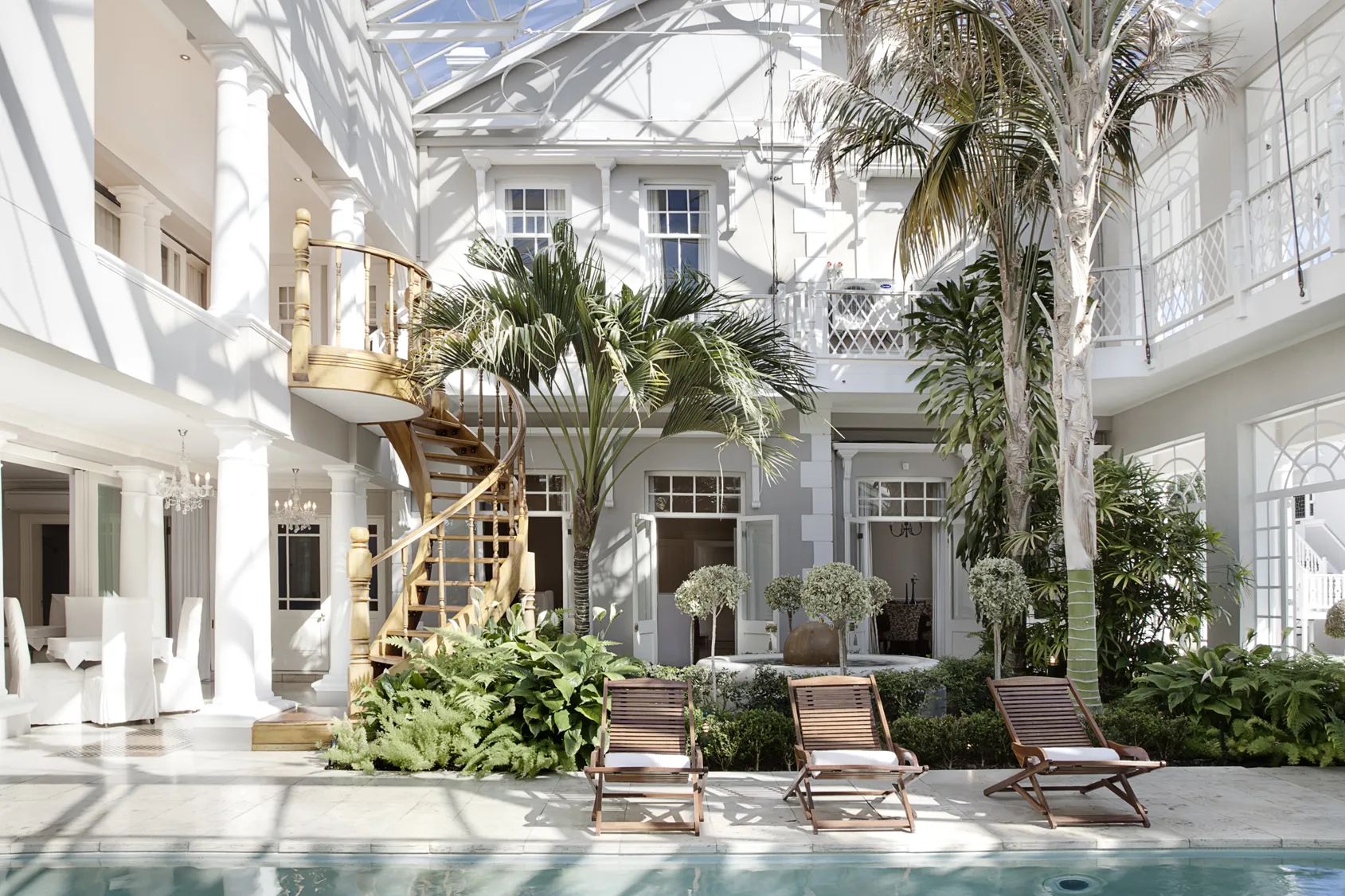 Banksia Boutique hotel grounds