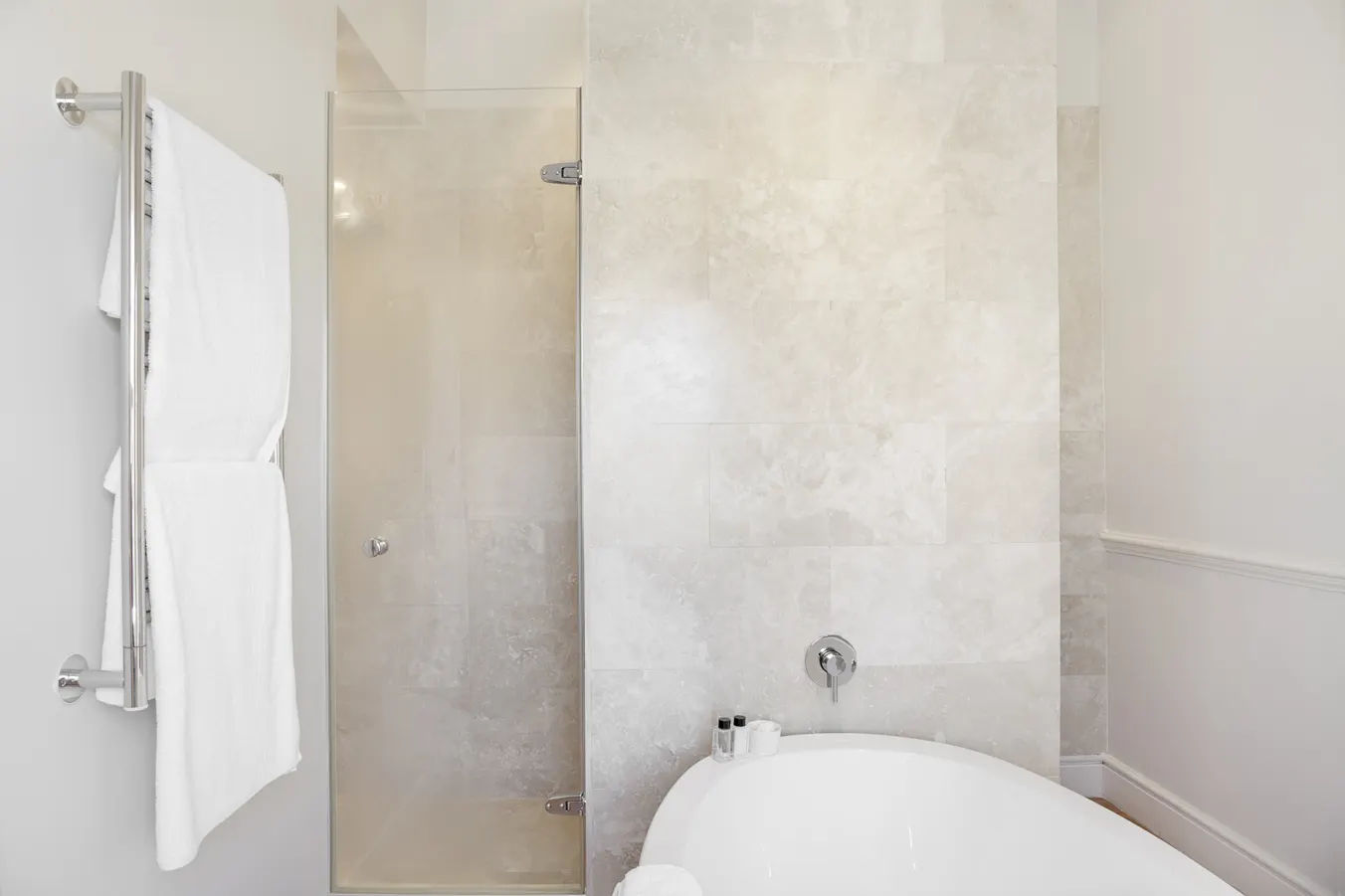 Room Six en-suite bathroom