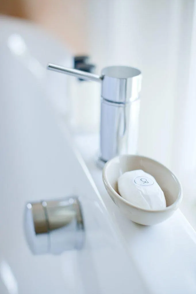 Suite Seven bath