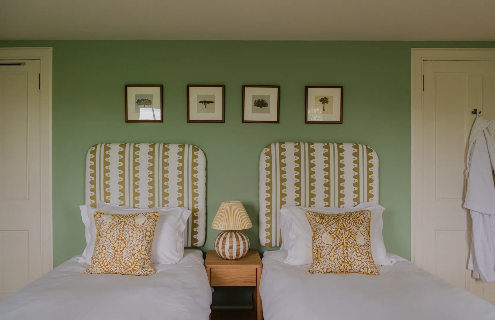 A bedroom at Links Farmhouse