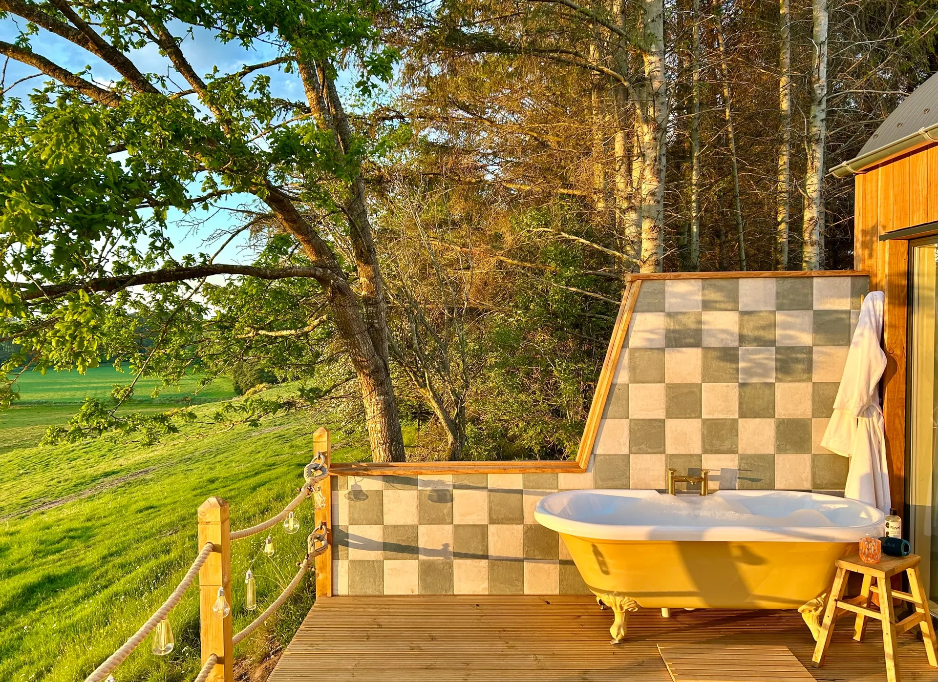 Milkwood's outdoor bath on the deck