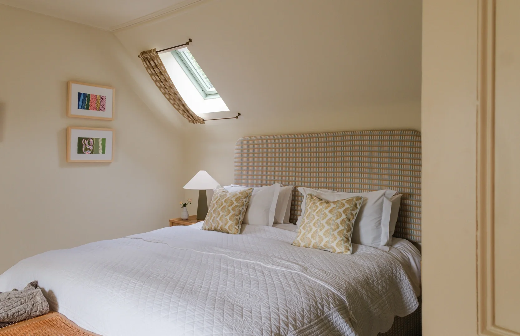 A bedroom at Links Farmhouse