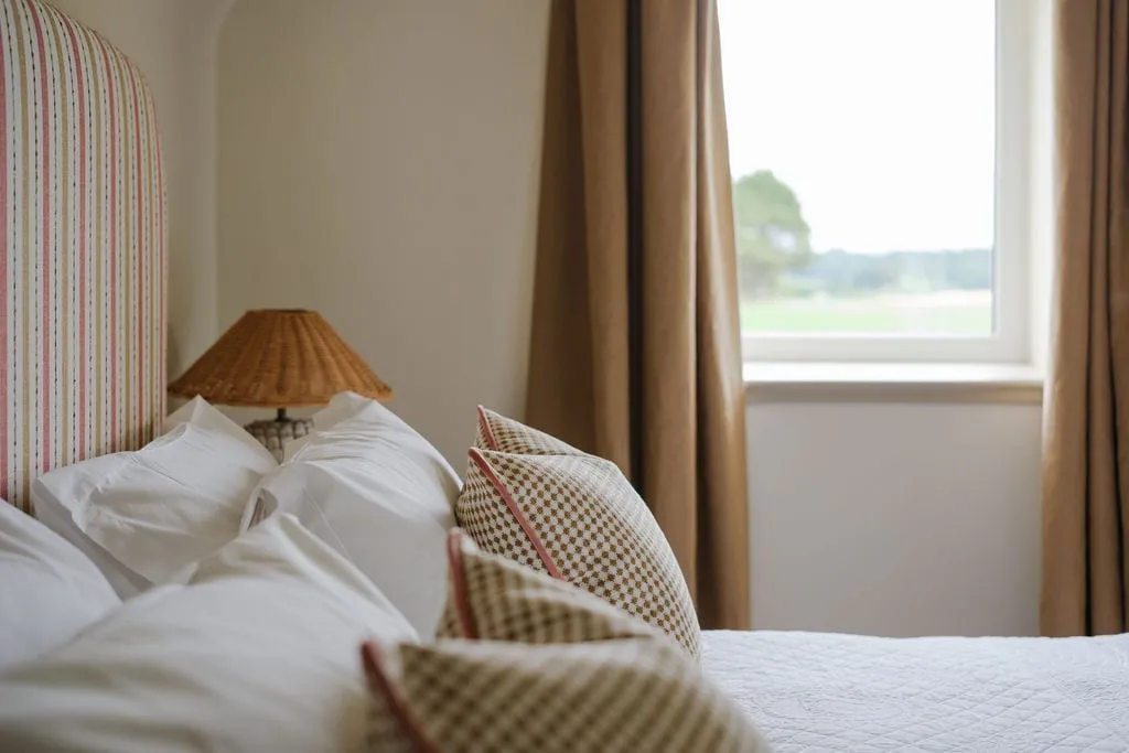 A bedroom at Links Farmhouse