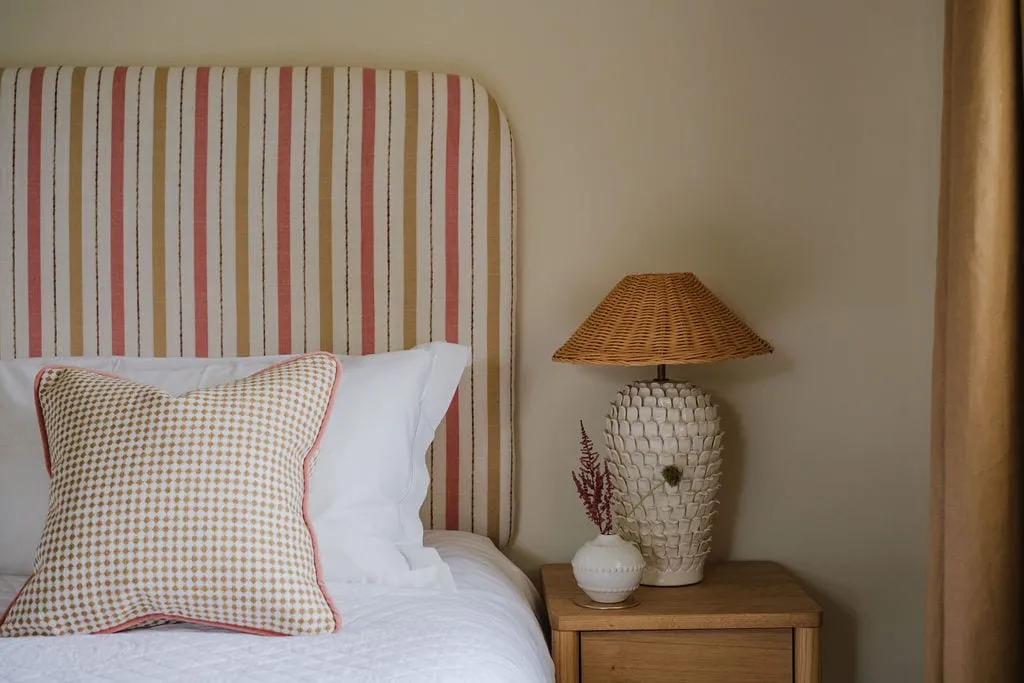A bedroom at Links Farmhouse