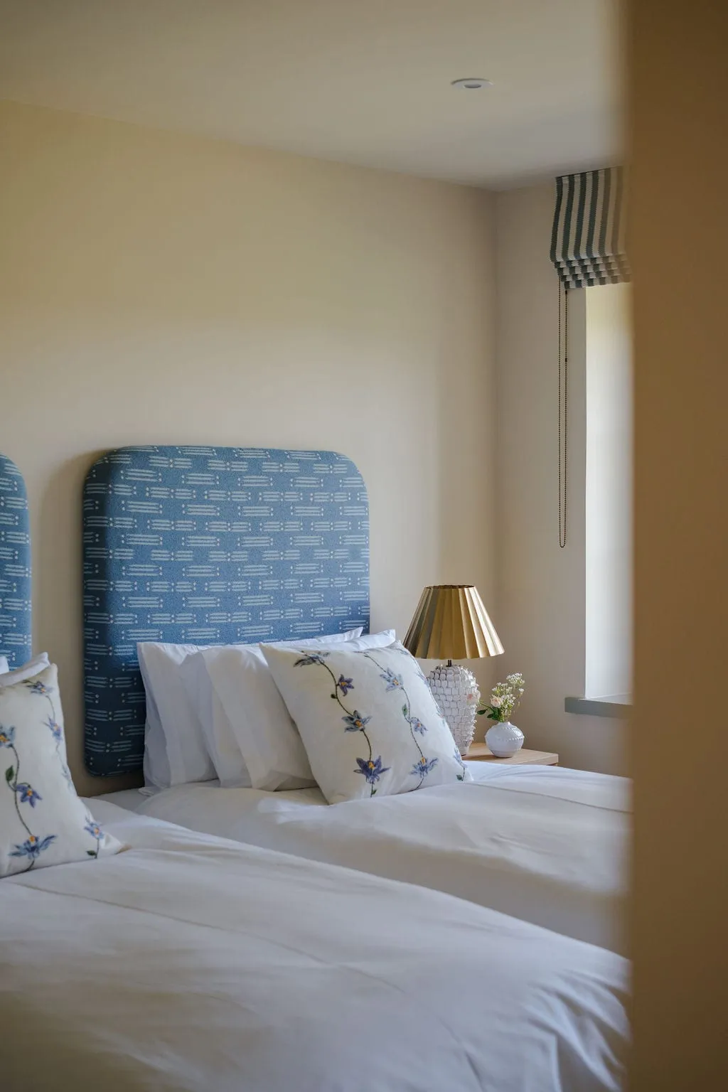 A bedroom at Links Farmhouse