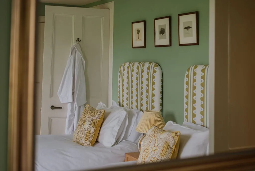 A bedroom at Links Farmhouse