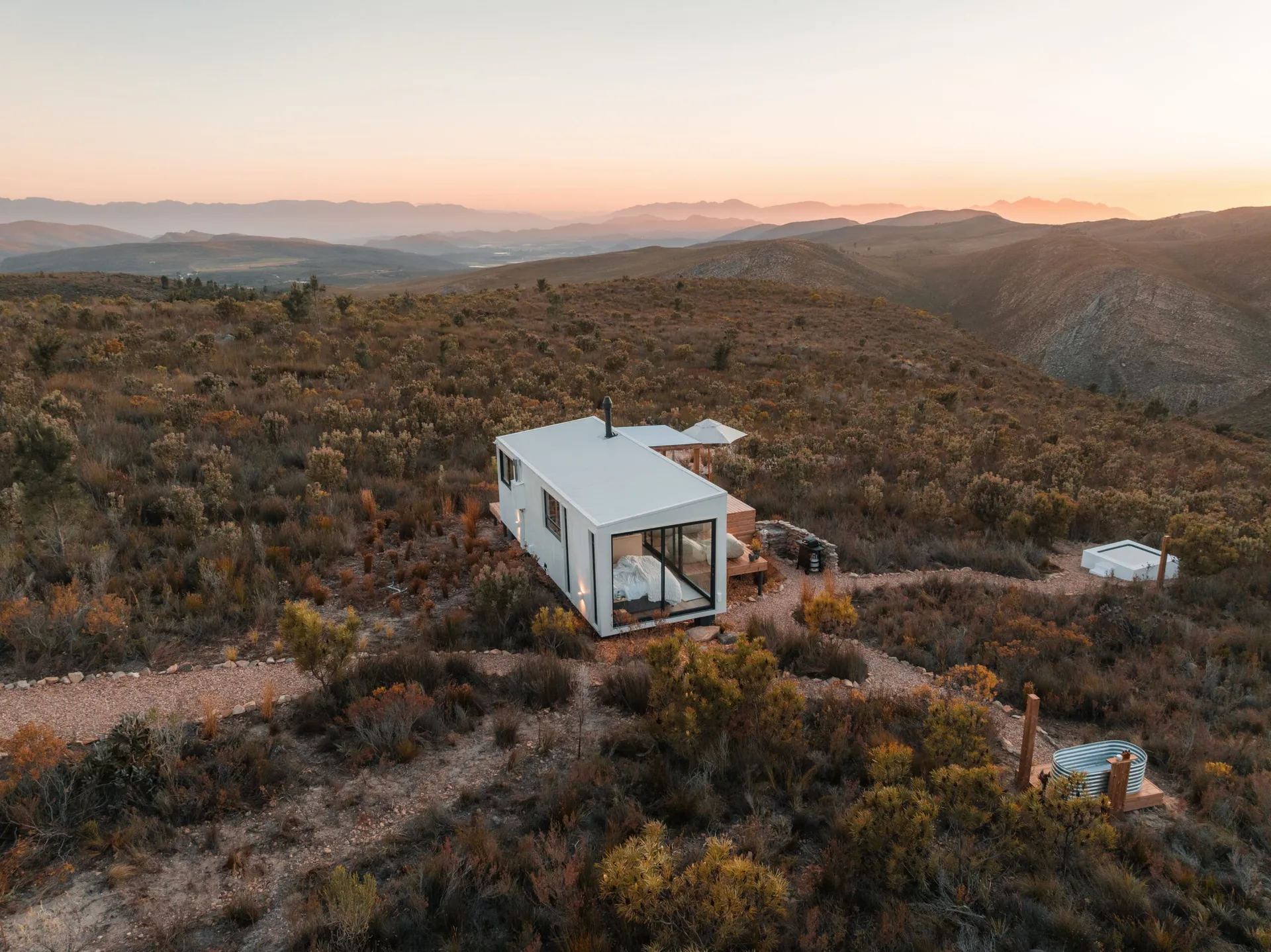 Zola Cabin gallery 2