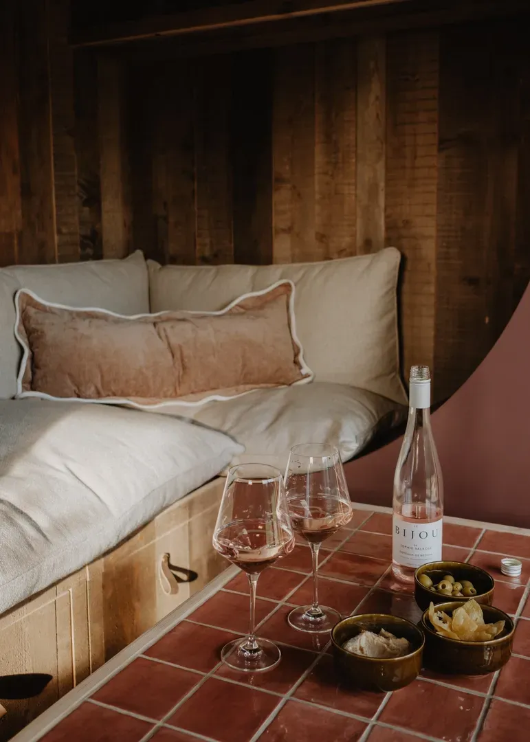 Rise cabin photography by Ula Blocksage
