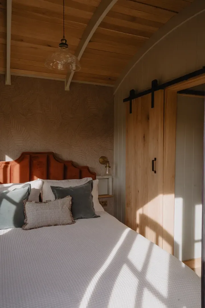 Ember cabin photography by Ula Blocksage