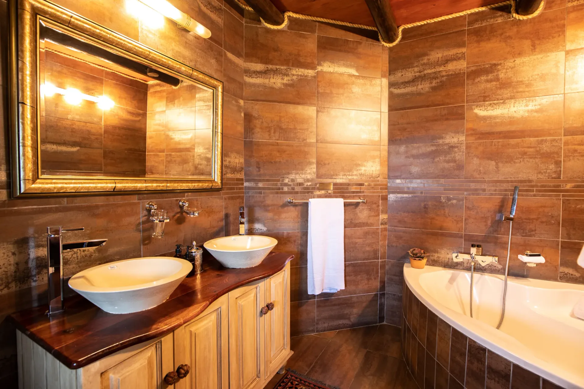 Sunset en-suite bathroom